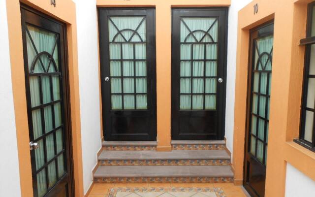 Отель Posada Garibaldi Мексика, Гвадалахара - отзывы, цены и фото номеров - забронировать отель Posada Garibaldi онлайн вид на фасад