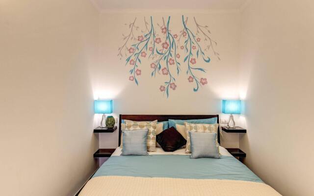 Апартаменты Elegant Apartment Behind The Colosseum Рим вид на фасад