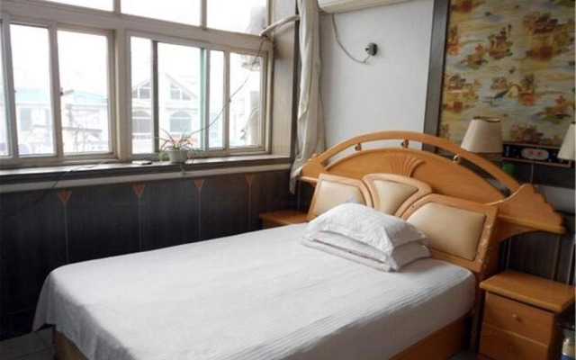 Zhangqiu Yingping Hotel