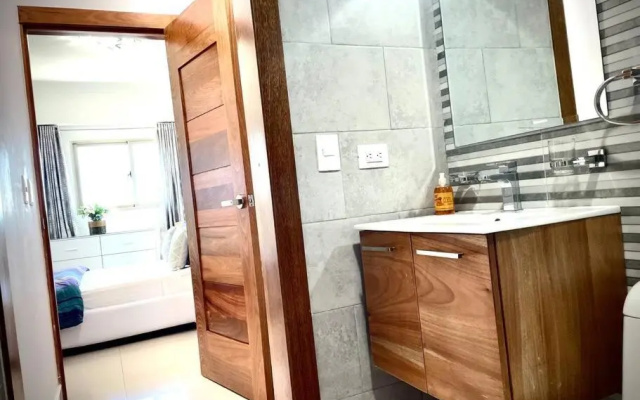 Suite Deluxe 1 bed, city OceanView, pool,Saune,Gym