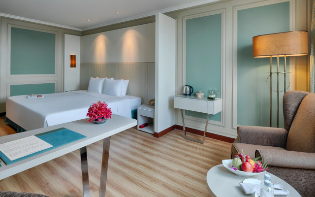 Windsor Plaza Hotel