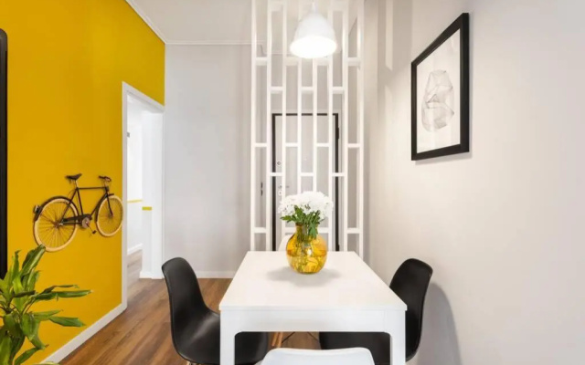 Bright, Modern Retreat Near Acropolis in Koukaki