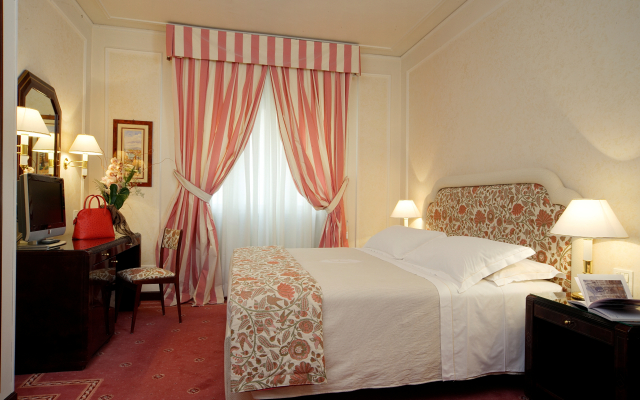 Hotel De La Ville