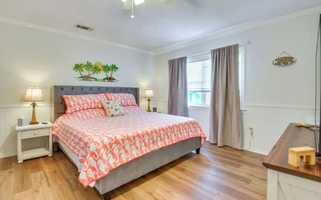 1 Mi to Anna Maria Island: Pet-friendly Retreat