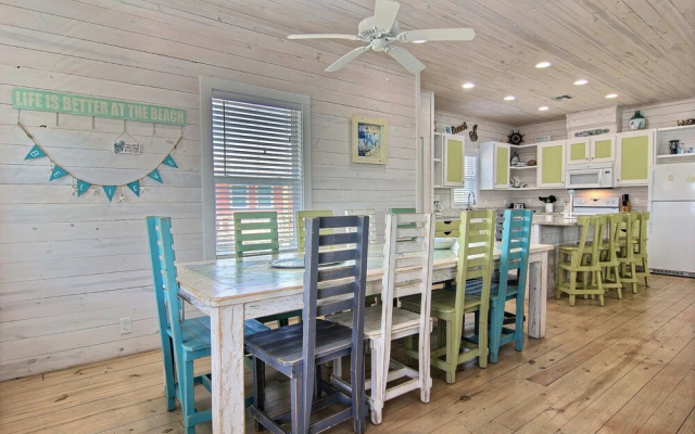 Wet-N-Wild 4Br Home