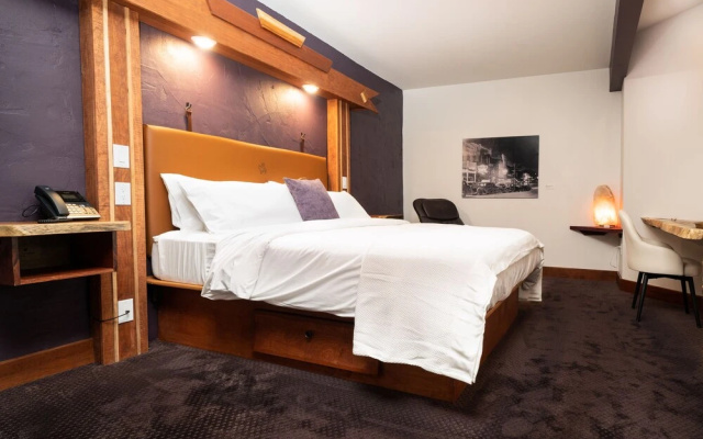 The Horton Hotel and Rooftop Lounge