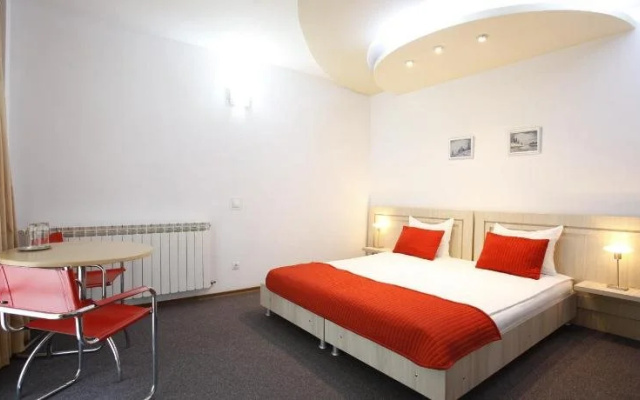 Roberto Hotel