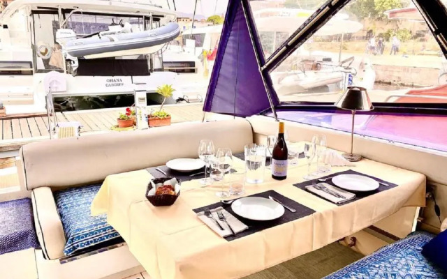 Desirè Charming House Boat