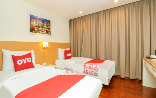 OYO 225 Premier Place Hotel