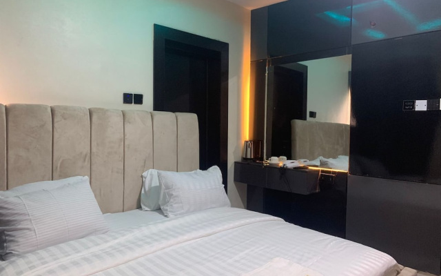 Tiano Hotel & Suites