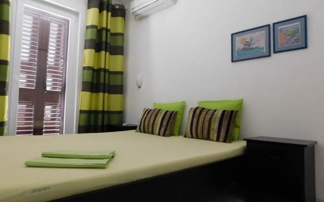 Coloured - Apartments on Island - A2 -zeleni :