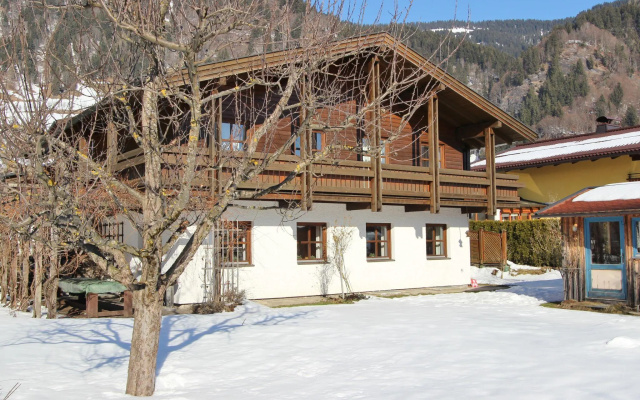 Chalet in Goldegg Near Ski Slopes