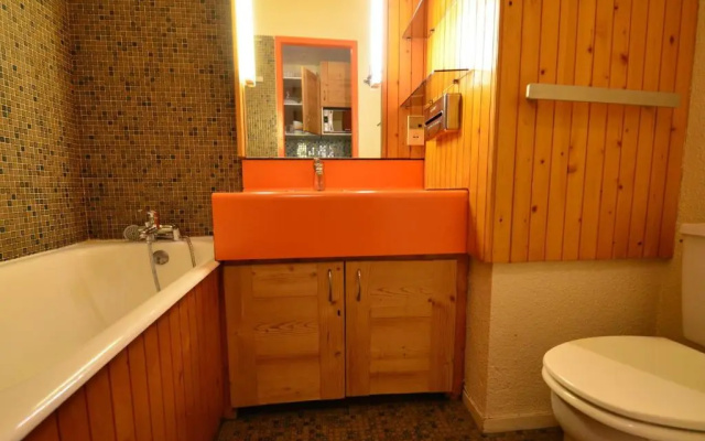 Appartement Les Menuires, 1 pièce, 2 personnes - FR-1-452-51