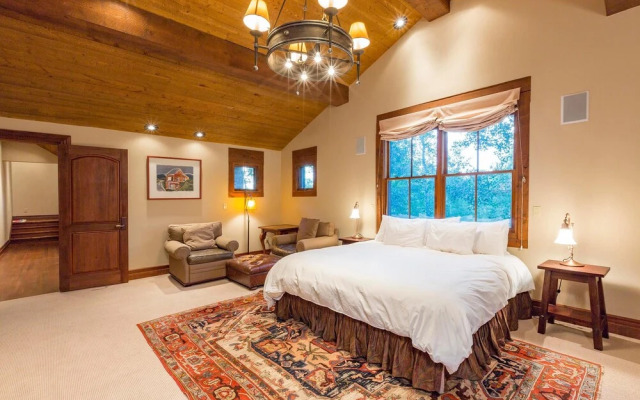 Country Club Estate by Exceptional Stays