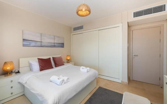 Bright & Breezy 1 BR Mangroovy w Pool & Beach Access