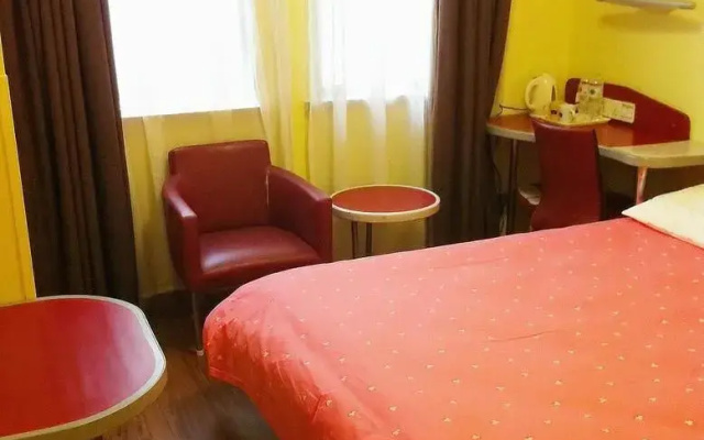 Home Inn Jimo Heshan Road Datongma Square
