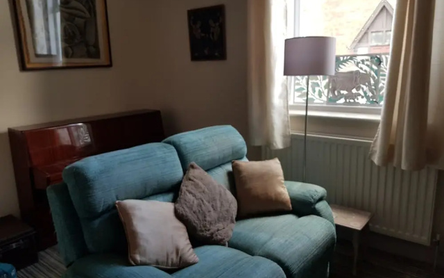 Lingdale 4 Bedroom House & Trundlebed Option