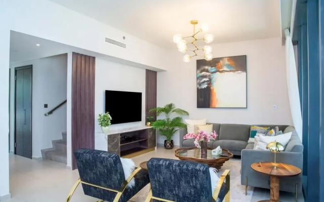 Lux 4BR Duplex in Blvd of Downtown