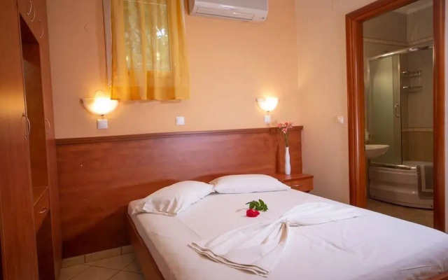 Garden Studio With Jacuzzi & Bbq / 100m To The Beach
