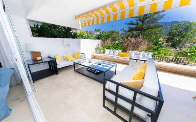 Beautiful 3BEDROOMS/2BATH/Golden Mile