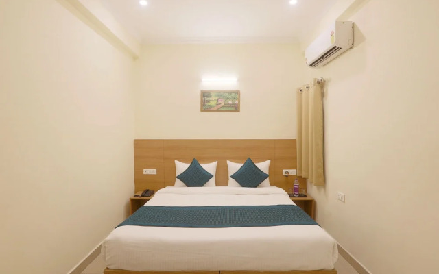 Hotel Lemon Suites & Banquet Noida Sector 62