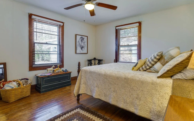 Pet-friendly Topton Home w/ Patio, Deck & Views!