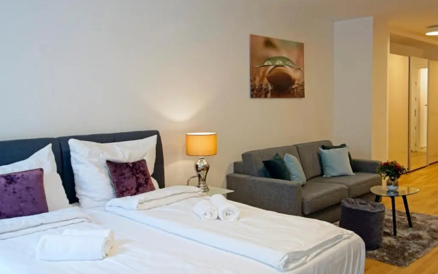 English Theater Apartment at Rathaus