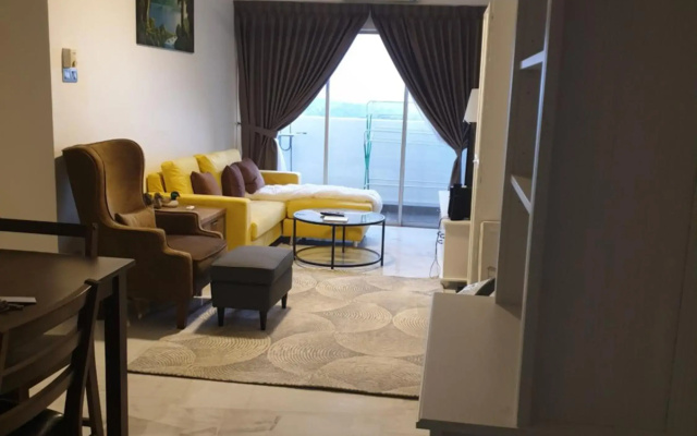 5-Bedroom Family Apartment