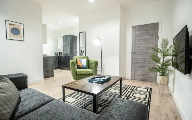 Luxe Apts PBoro Parking-Gym-Cinema
