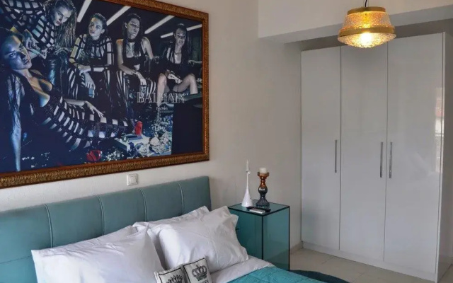 Deluxe Apartments