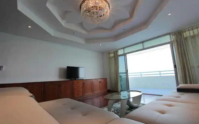 Chukamol Condominium No.1005