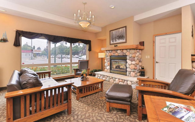 Sandpoint Hotel & Suites Downtown