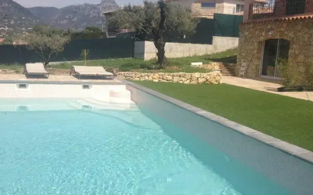 A lOmbre des Oliviers