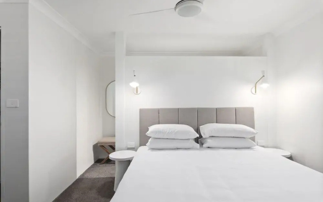 Stylish 3-bed Newport Stay With Balcony