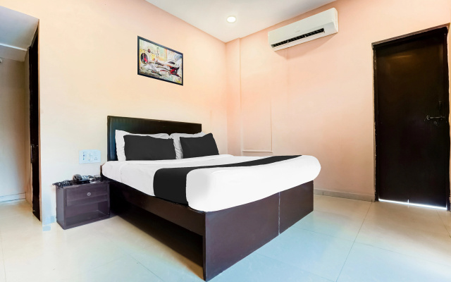 OYO 79904 Flagship Hotel Orient Classic