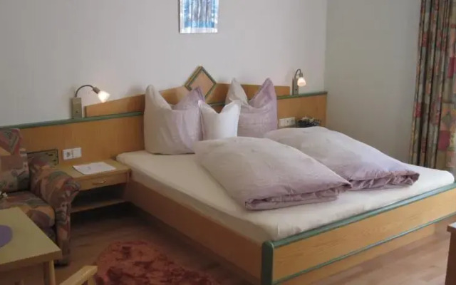 Frühstückspension & Ferienhaus Fädnerspitze
