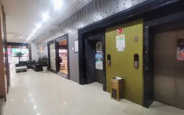 Jinboyuan Business Hotel(Xunyang Tower Dazhong Road Pedestrian Street Branch)
