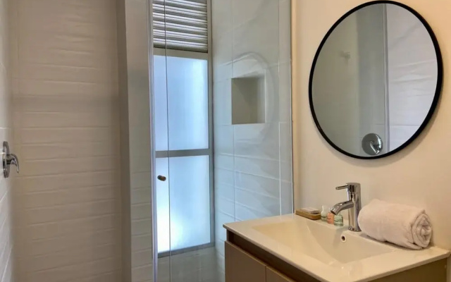 Captivating 3BR With Balcony n fan in Laureles