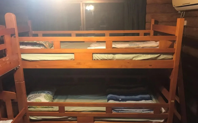 Guest House Long Island - Hostel