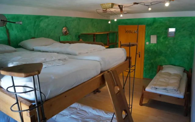 Schiff Bihlerdorf- Hostel