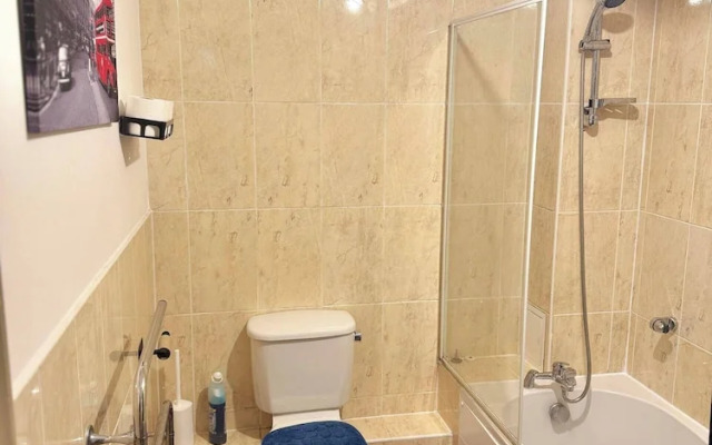 City Centre - Sleeps 2 - Wifi Parking Projector