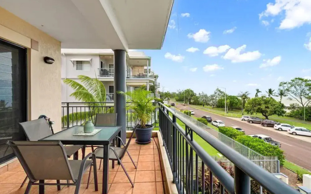 Zen Emerald Shore Seaview - Balcony - Sunset View