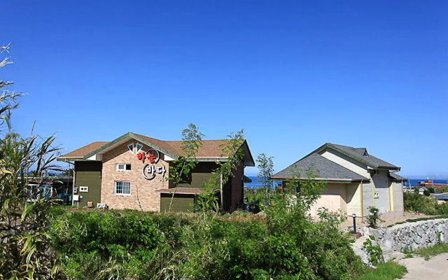 Sky sea pension