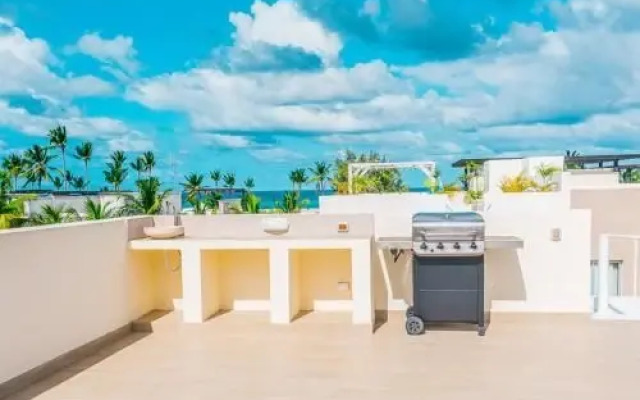 Beach Garden D4 Luxury Condo