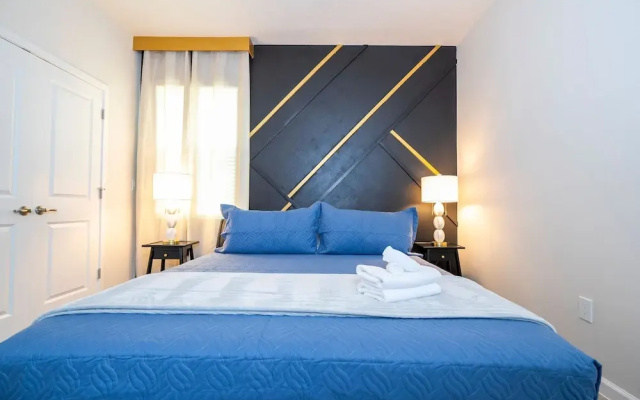 Stunning 15 Suites Close to Disney