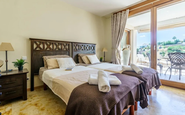 Marbella Mountain With sea View and Pool