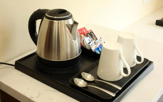 Hotel Luxe Opera NH8 - 7km from IGI Delhi Airport