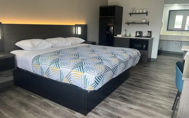 Tulsa Inn & Suites