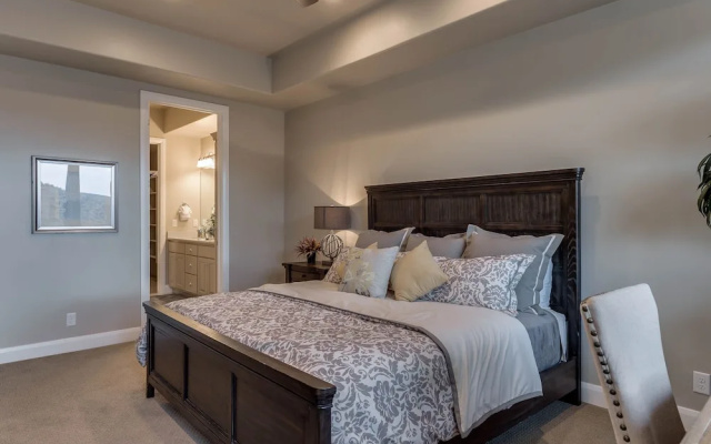 Golfers Dream 4 Bedroom Apts by Redawning