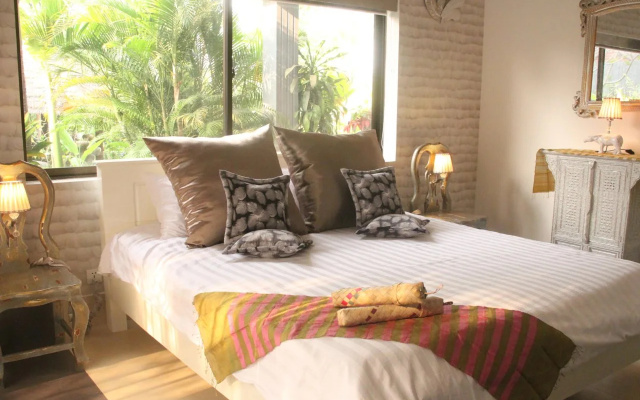 3 Monkeys Villa Hotel